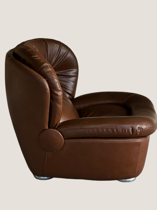 Comfy Clam Chair in Chocolate